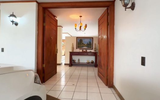 Prime Mixed -Use Property in Rohrmoser Ideal For Residencial or Commercial use.