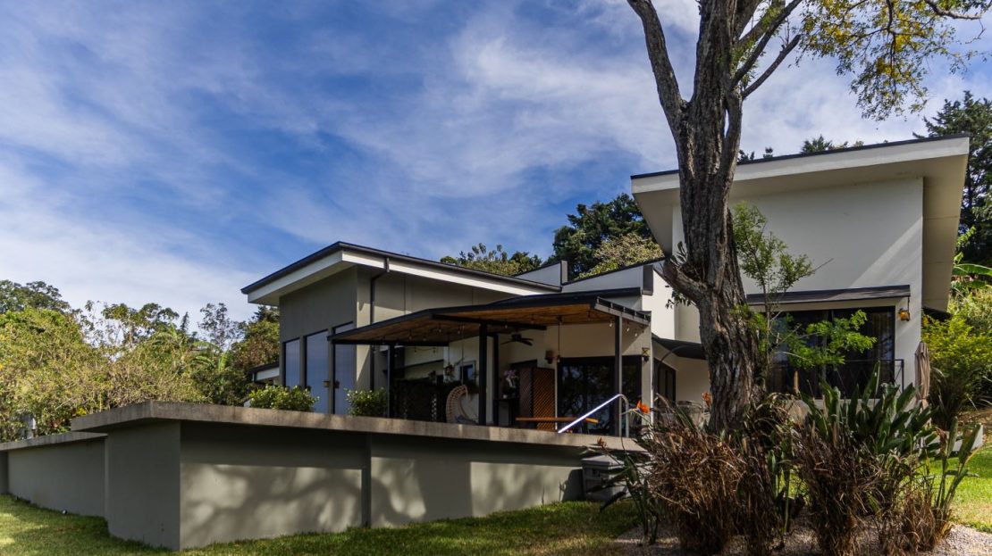 Paradise Property with Spectacular Views *PRICE REDUCED*