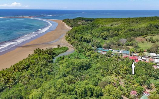 Fully equipped 4 Unit Apartment/Hotel complex 70 meters from the entrance to world-famous Marino Ballena National Park