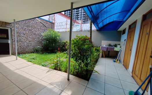 Commercial premises/office or medical center, with excellent location and development.