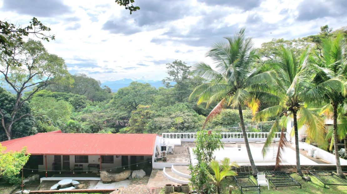 Versatile Property with Multiple Buildings