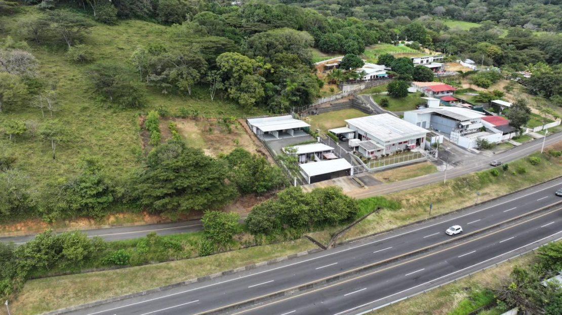 Frunished apartament with A/C Atenas