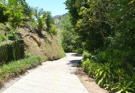 Very private and very secure lot in Atenas