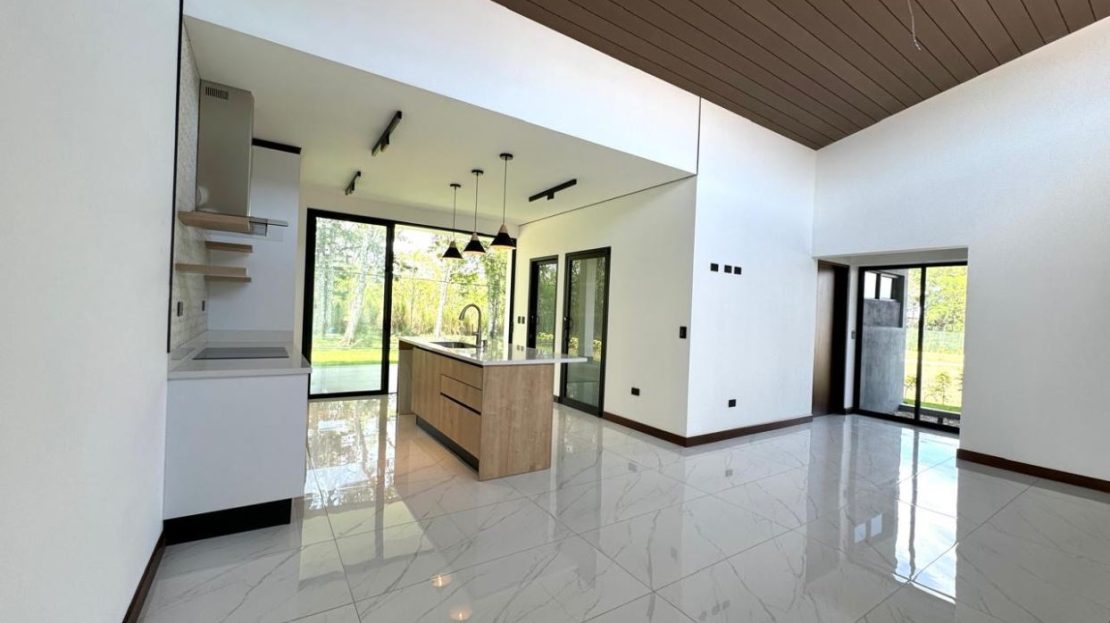 House for rent in La Guacima. Alajuela