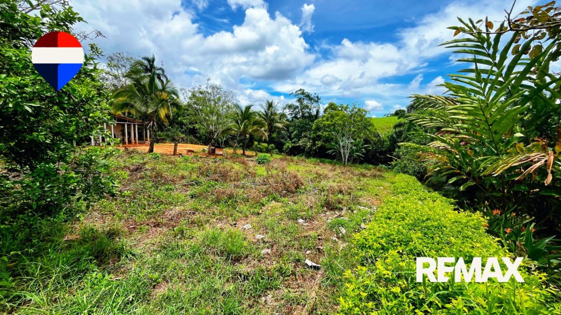 084 m² Fully Flat Lot