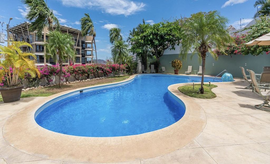 Monte Perla 13 ~ Elegant Poolside Home Just Steps from Tamarindo Beach