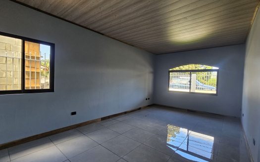 Newly Renovated 3b/2ba plus a 2b casita. Conveniently Located close to Atenas Central
