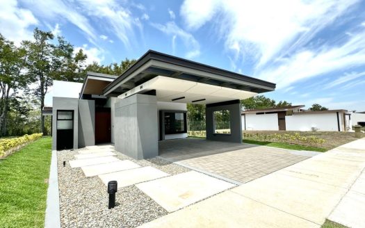 House for rent in La Guacima. Alajuela