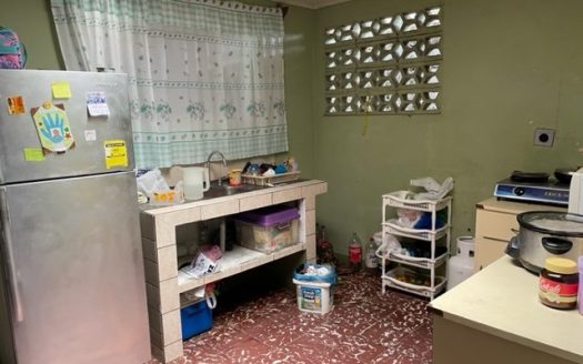 Ideal living or commercial location in Atenas Center