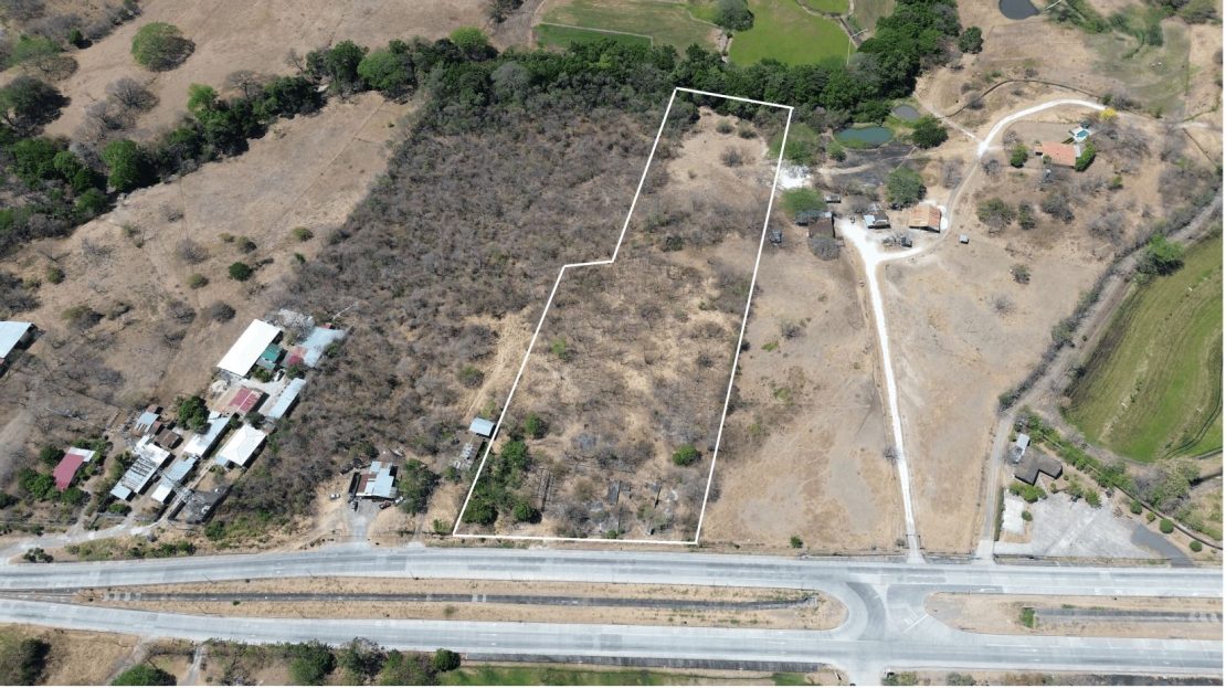 Commercial Lot in Cañas