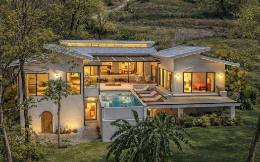 Casa Luna – Ocean View Luxury Estate on 3 Parcels in Sámara