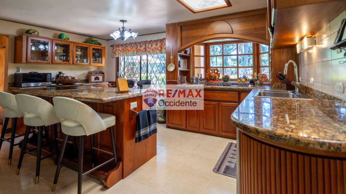 Tropical Paradise  House For Sale  La Garita