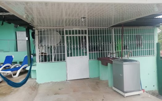 Spacious house – excellent location Esparza Puntarenas