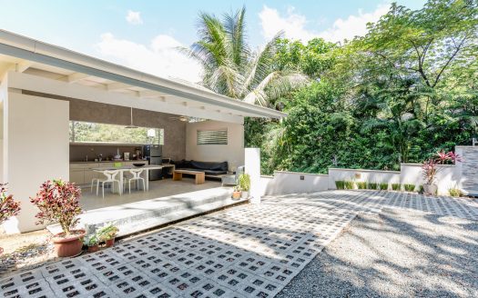 Guiones Central: Private Pavilion Residence & Expansion Potential Guanacaste | REMAX