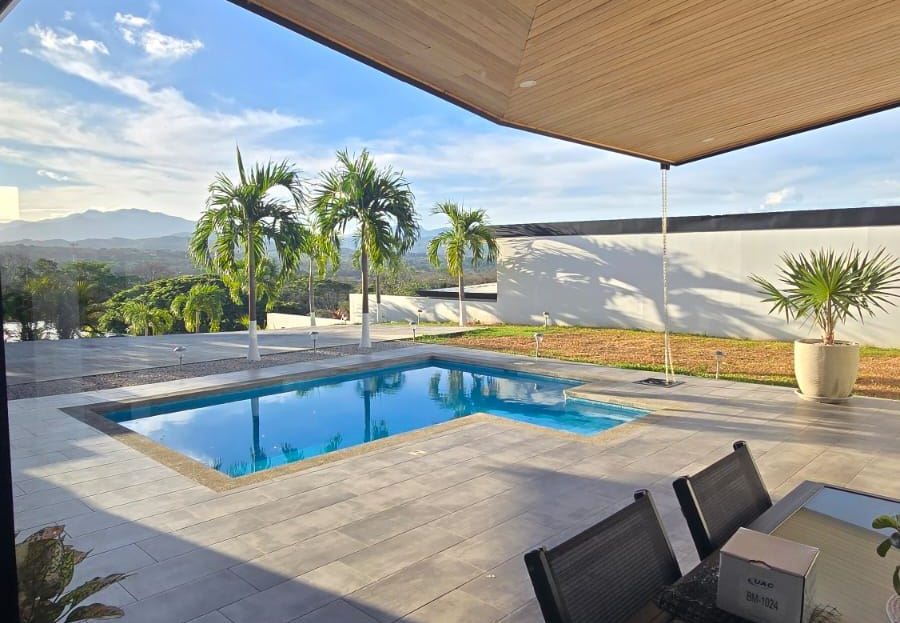Breathtaking views - furnished home with pool in Atenas