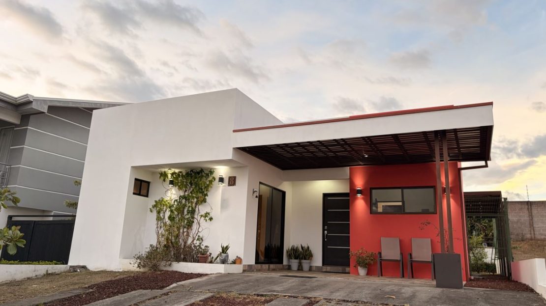 House for Sale in gated community - terrace and quality finishes.