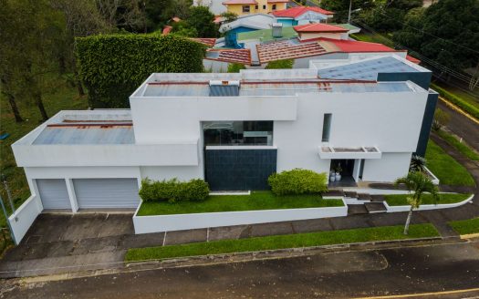 House for sale in Condominium Altos de Montenegro, Alajuela