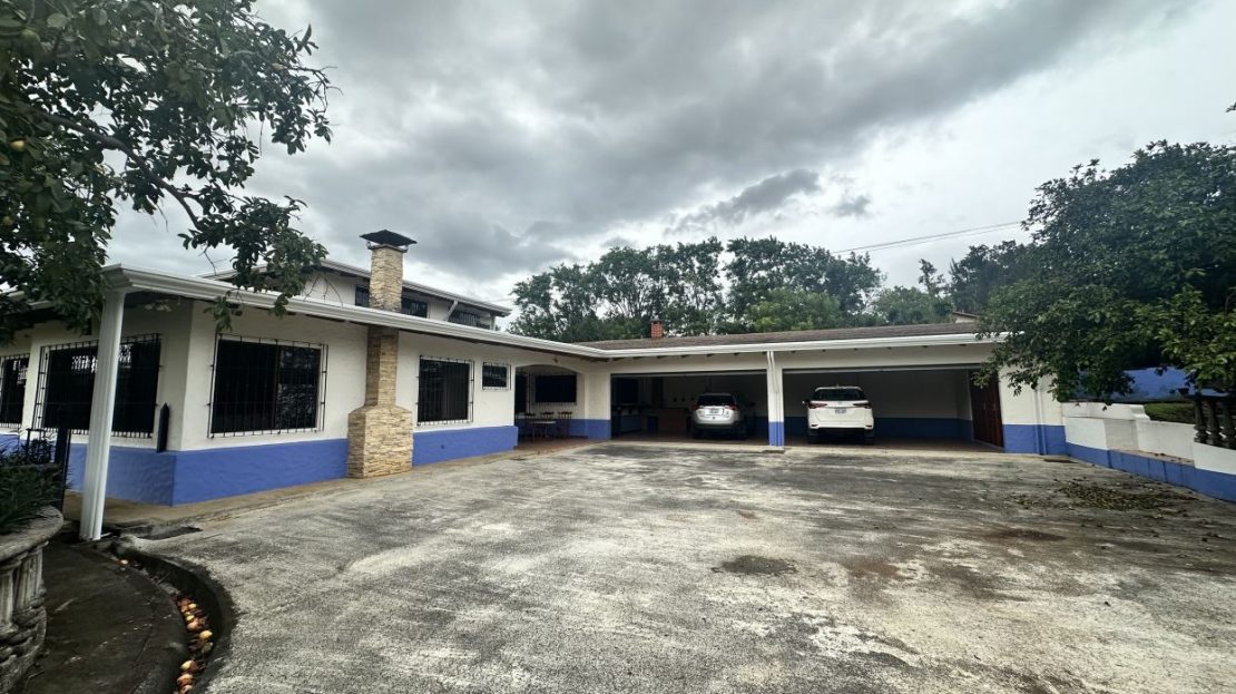 Excellent Location for Bussiness or Development