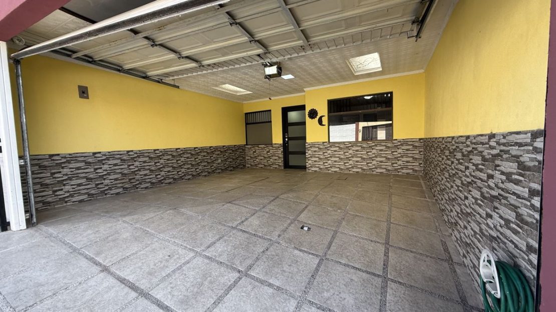 Beautiful House for Sale in Condominium in Guatuso