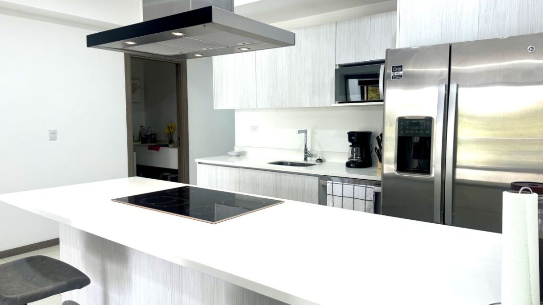 Modern Mountain View Apartment for Rent in Grecia