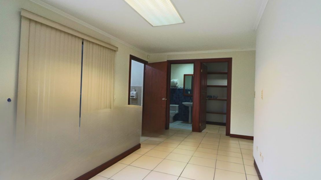 For Rent-Commercial property in la Uruca-VH
