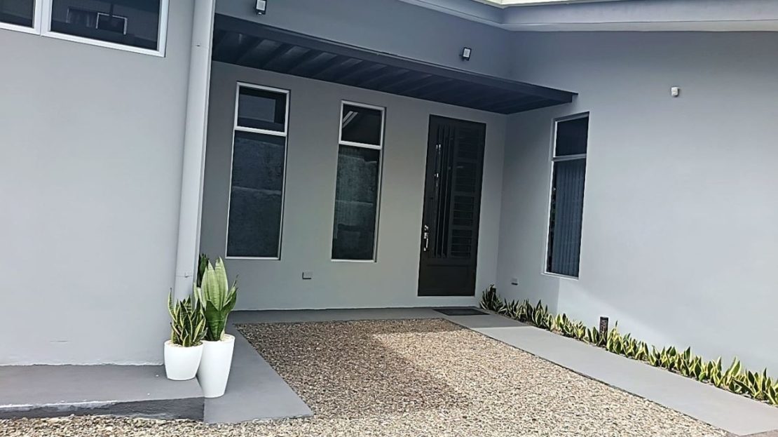 Property with House and Apartments for Sale – Sarchí