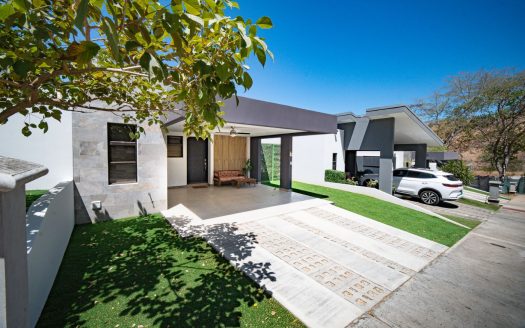 Modern House for Rent in Monte Hermoso Playas del Coco