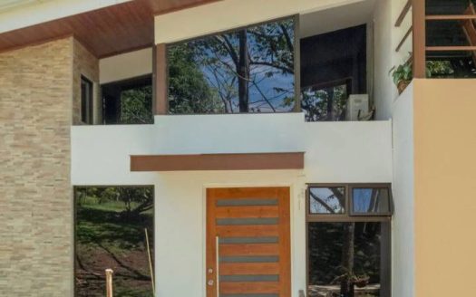 Stunning Home in Gated Community Orotina