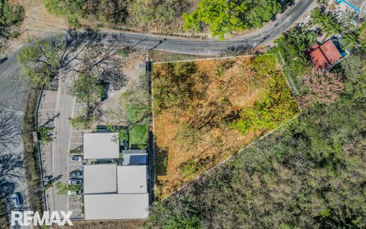 PELADA MAIN BEACH ROAD- COMMERCIAL & RESIDENTIAL Guanacaste | REMAX