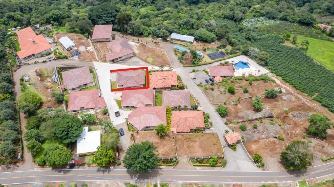 in Residencial Oro Monte