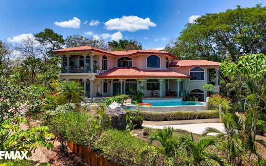 VILLA VENTANA – PRIME LOCATION & OCEAN VIEW