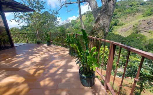 Modern-style unique home in the Atenas countryside
