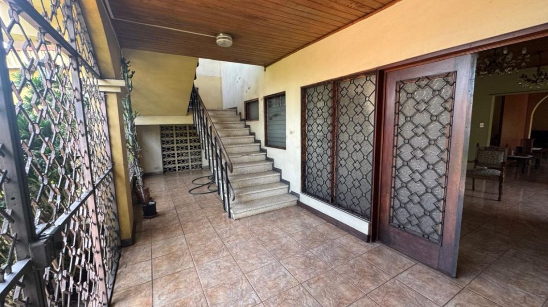 Prime Commercial Property in Downtown Alajuela – High Traffic