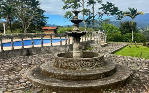 Property with opportunity for tourism development, recreation or personal rest in La Suiza, Turrialba