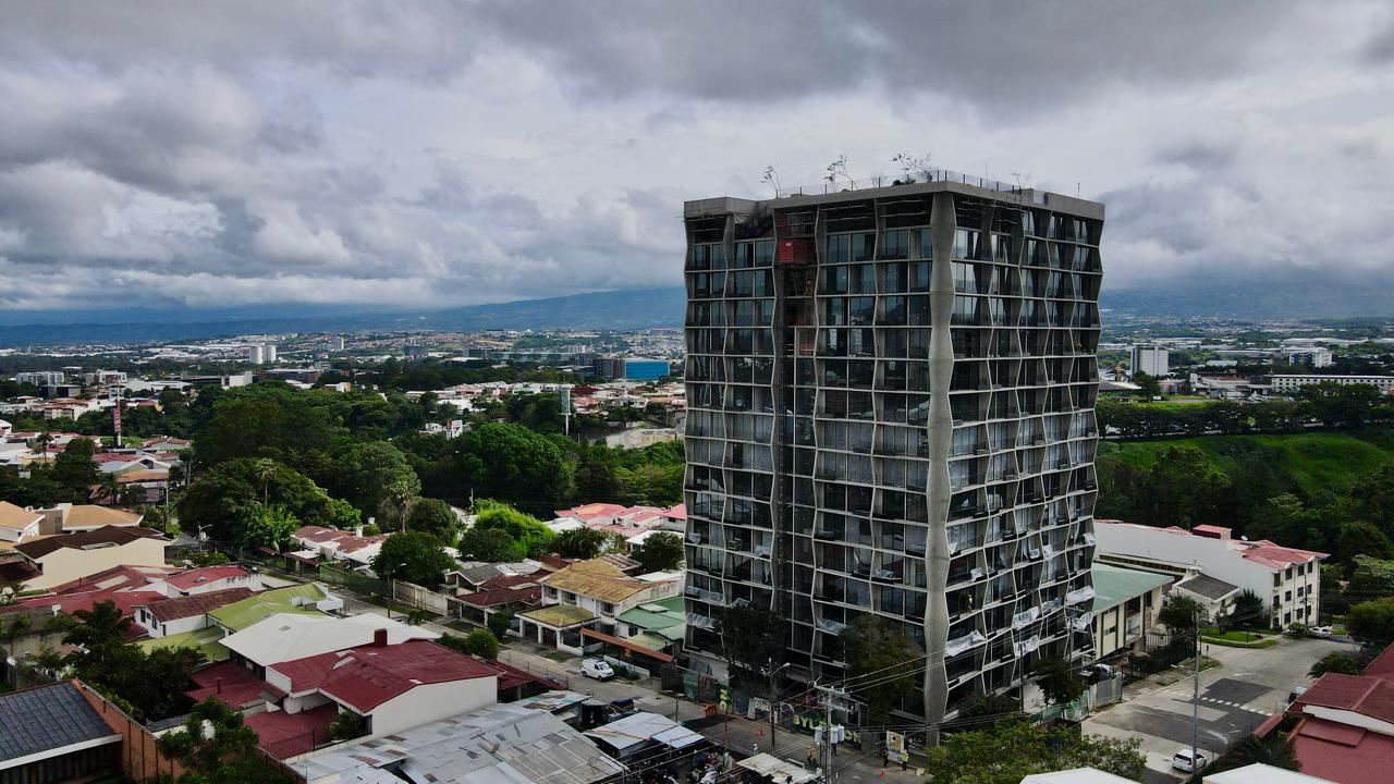Modern Apartment in Torre Babylon, La Sabana – 1 Bedroom with Exclusive Rooftop.