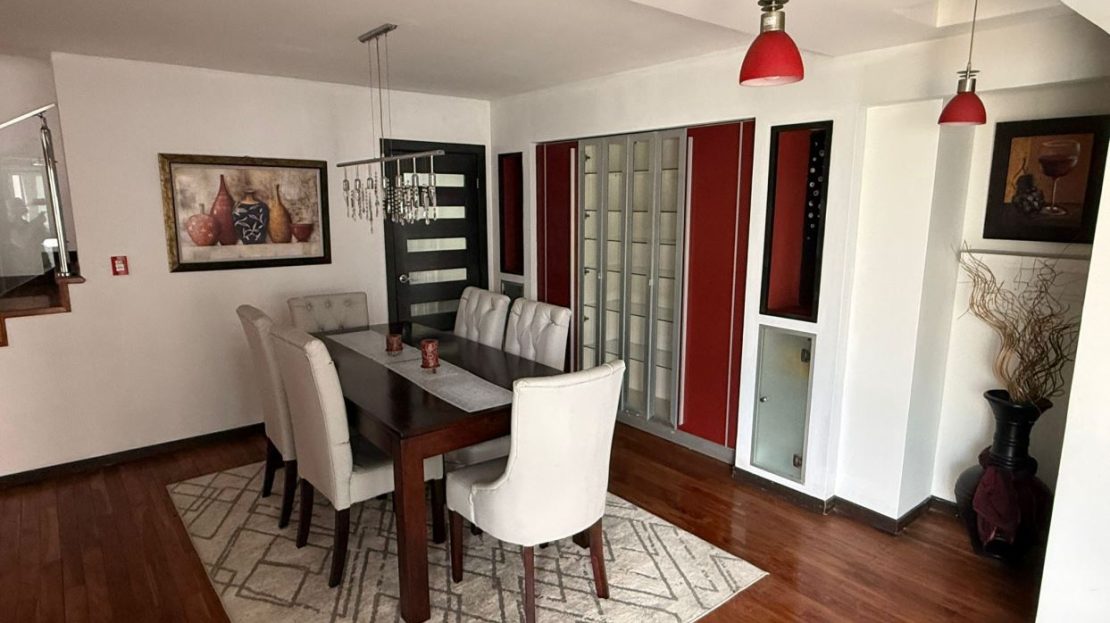 HOUSE FOR SALE IN SANTA ANA (AVL)