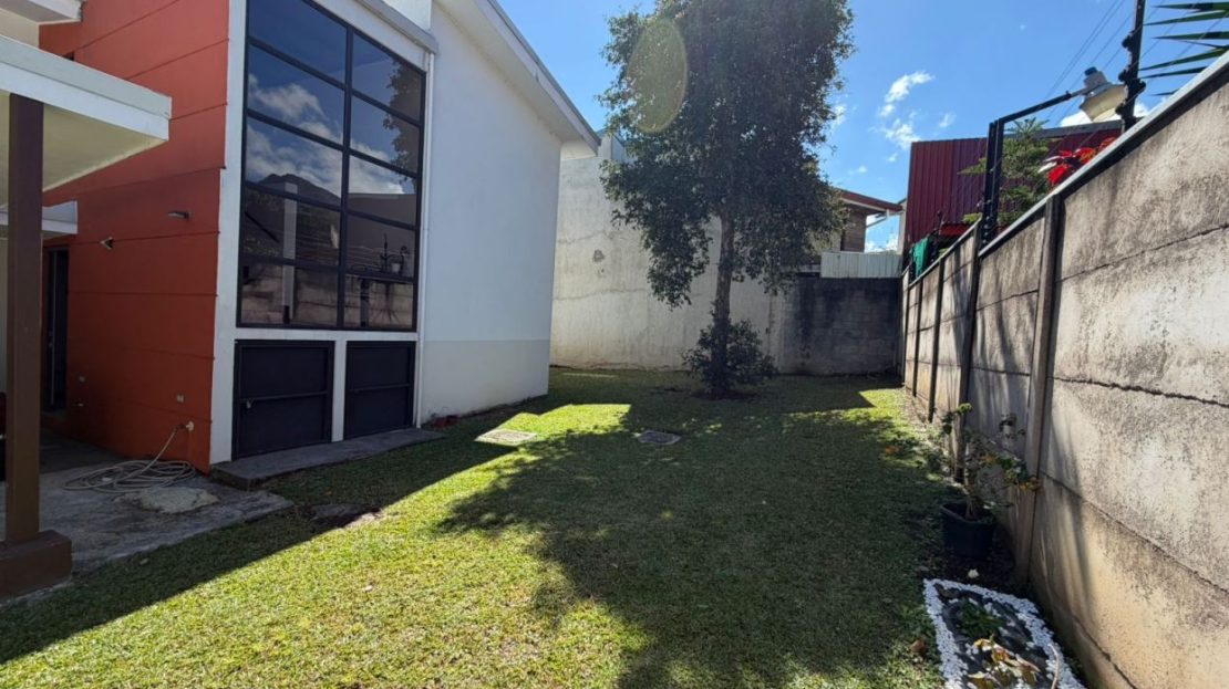 High-Yield Investment Property: 2-Unit Apartment Complex in San Antonio