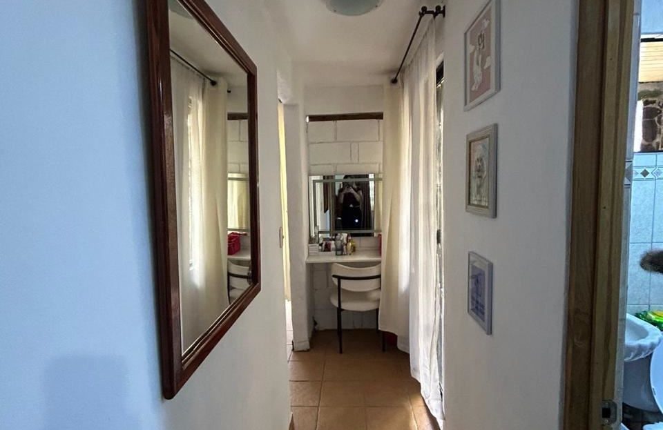 Building with 2 Apartments for Sale in Strategic Location