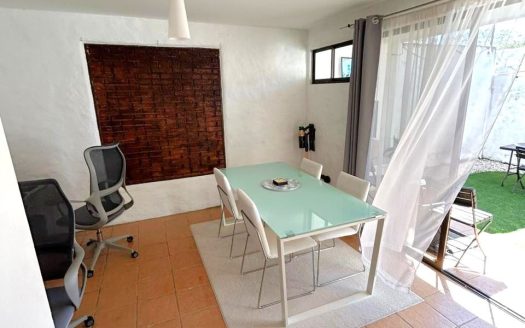 Building with 2 Apartments for Sale in Strategic Location, San Joaquín de Flores, Heredia