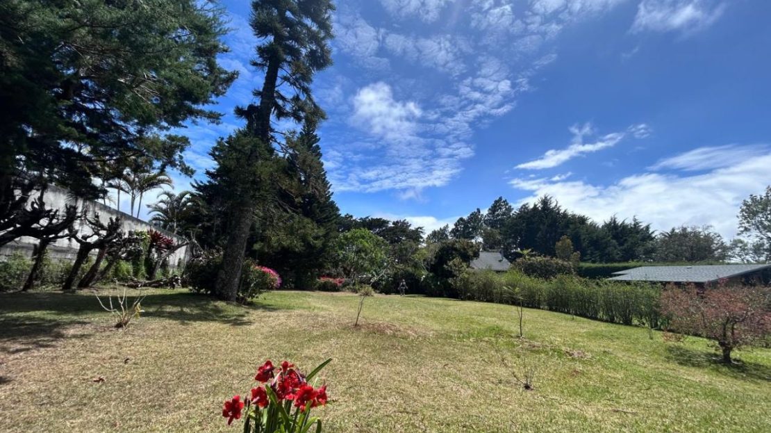 Beautiful Lot in San Rafael de Heredia with Cool Mountain Weather