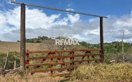 70-Acre Farm for Sale in San Ramón – 10 Mins from Downtown- water springs