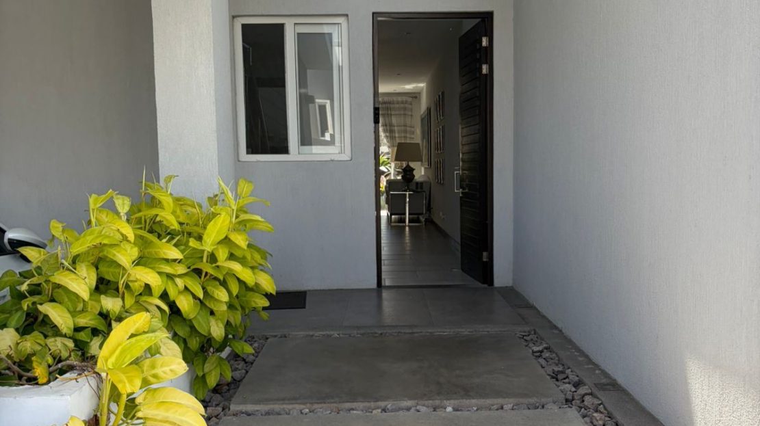 Elegance and Spaciousness in Altos de Guachipelín – Casa Frescura FV