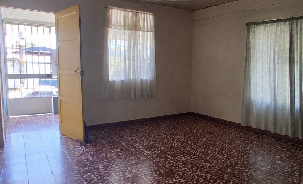 COMMERCIAL & RESIDENTIAL OPPORTUNITY IN DESAMPARADOS