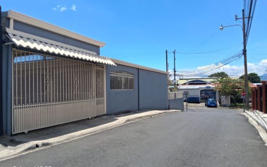 COMMERCIAL & RESIDENTIAL OPPORTUNITY IN DESAMPARADOS, ALAJUELA