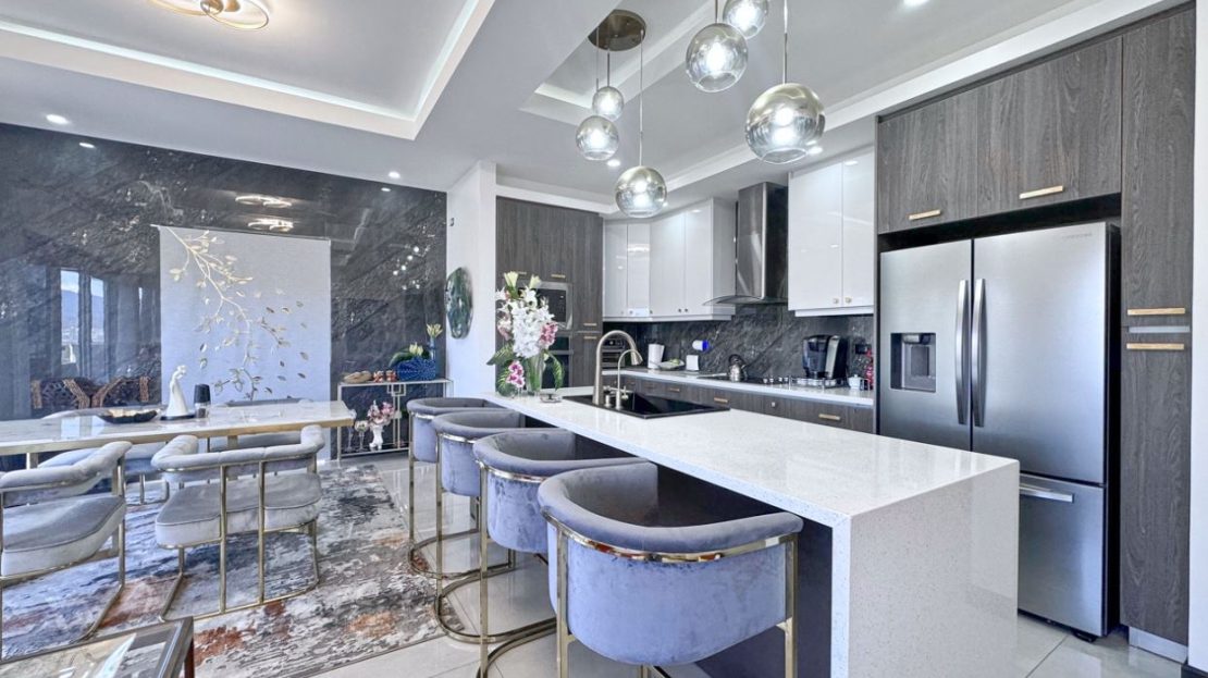 Penthouse West Heights | Santa Ana Urban Living