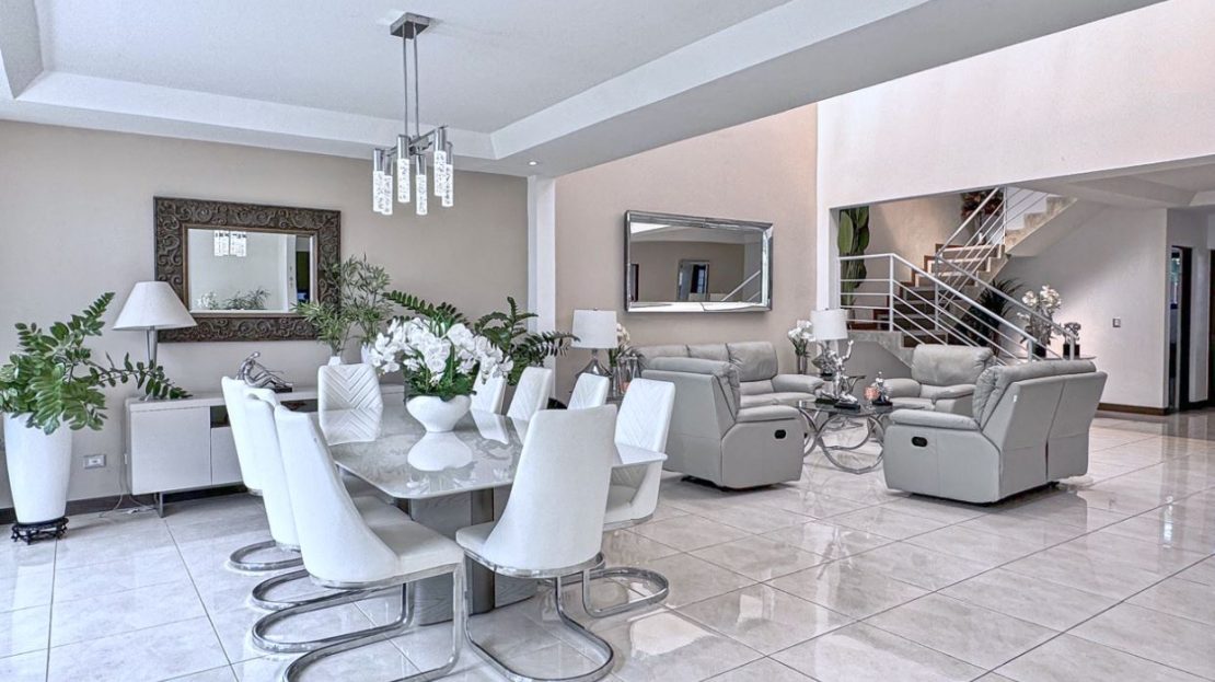 Casa Guachipelin 183 | Large Spaces & Yard | Suburban Living