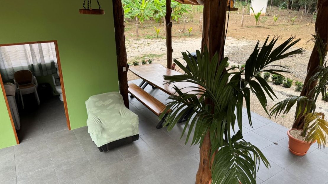 Teak Log Cabin on 1-Hectare Nature Property Near Playa Carrillo – Solar Powered Retreat