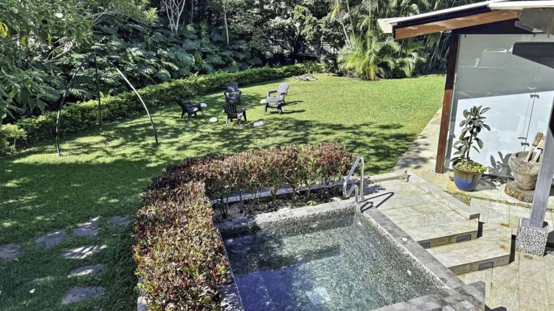 Oak Trees Estate | Suburban Luxury Living -Santa Ana