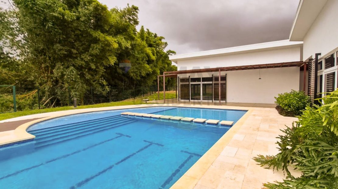 Build your dream home in Grecia