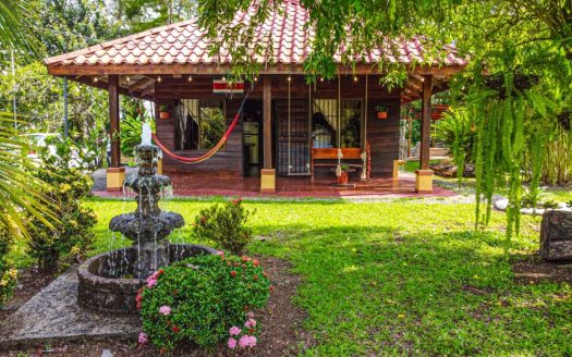 Paradise Retreat: 4.88 Acres with Two Homes and Private Forest near La Fortuna